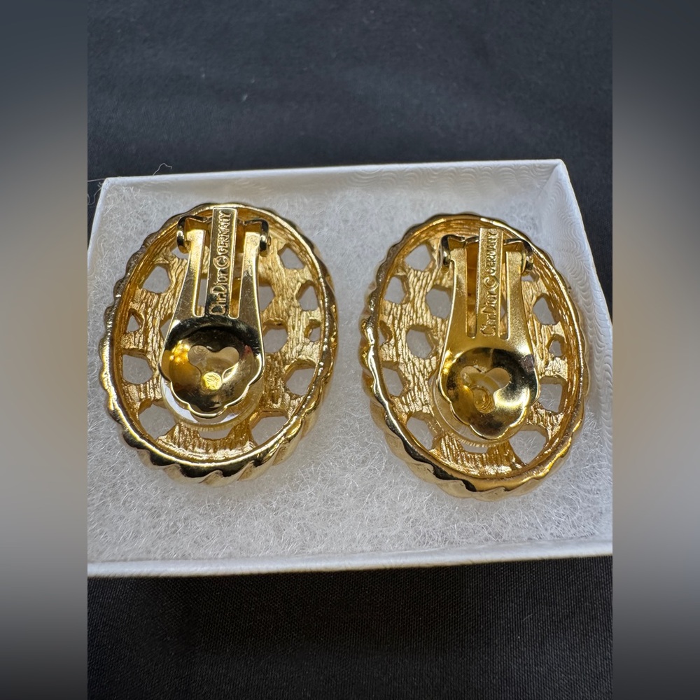 Christian Dior Basket Weave Earrings - Picture 4 of 16